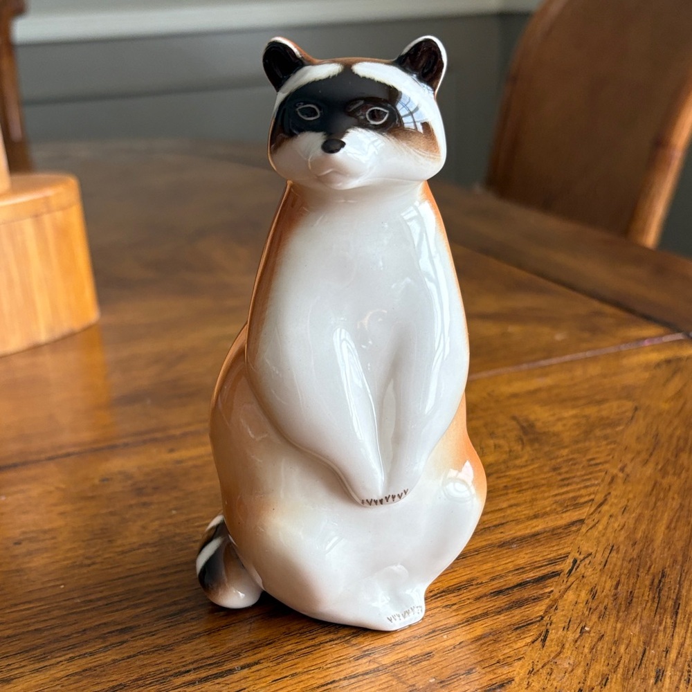 LOMONOSOV PORCELAIN STANDING RACCOON FIGURINE in White and Brown